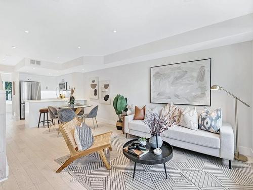 118-208 Niagara St, Toronto, ON - Indoor Photo Showing Living Room