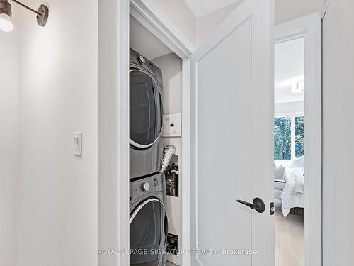 118-208 Niagara St, Toronto, ON - Indoor Photo Showing Laundry Room