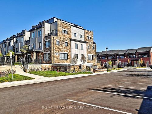 14-60 Baynes Way, Bradford West Gwillimbury, ON - Outdoor With Facade