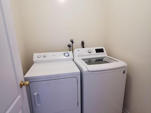 7 Yale Lane, Markham, ON - Indoor Photo Showing Laundry Room