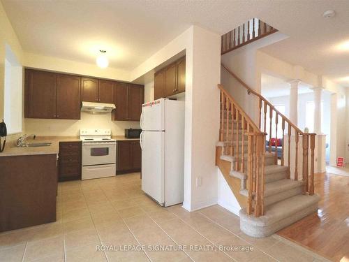 7 Yale Lane, Markham, ON - Indoor Photo Showing Kitchen