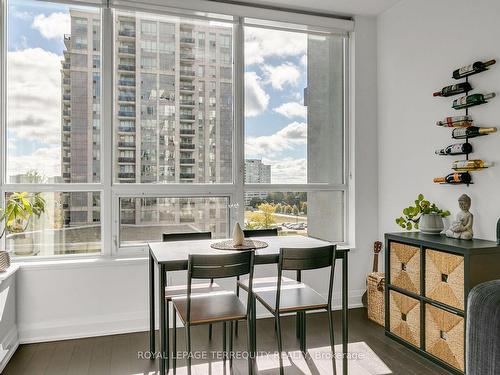 611-30 North Park Rd, Vaughan, ON - Indoor Photo Showing Dining Room