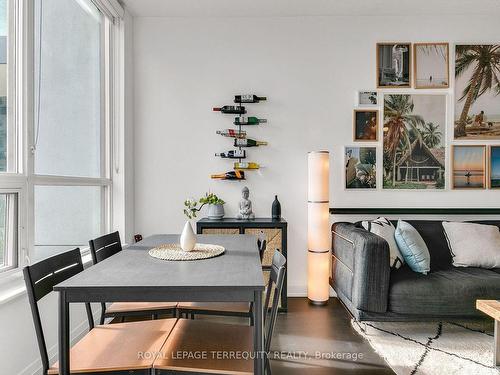 611-30 North Park Rd, Vaughan, ON - Indoor Photo Showing Dining Room