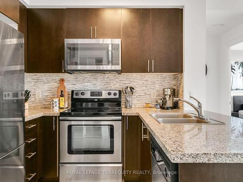 611-30 North Park Rd, Vaughan, ON - Indoor Photo Showing Kitchen With Stainless Steel Kitchen With Double Sink With Upgraded Kitchen