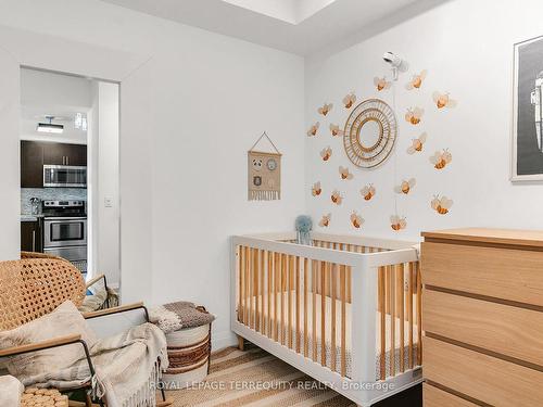 611-30 North Park Rd, Vaughan, ON - Indoor Photo Showing Bedroom