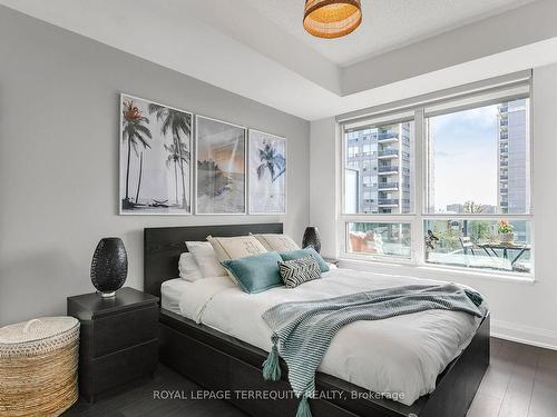 611-30 North Park Rd, Vaughan, ON - Indoor Photo Showing Bedroom