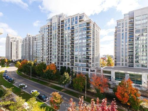 611-30 North Park Rd, Vaughan, ON - Outdoor With Facade