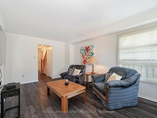 4494 Violet Rd, Mississauga, ON - Indoor Photo Showing Living Room