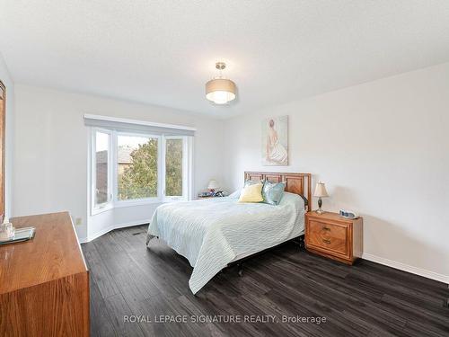 4494 Violet Rd, Mississauga, ON - Indoor Photo Showing Bedroom