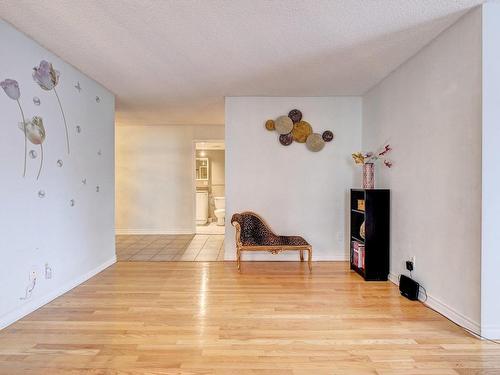 Living room - 202-1575 Rue Louis-Carrier, Montréal (Ahuntsic-Cartierville), QC - Indoor Photo Showing Other Room