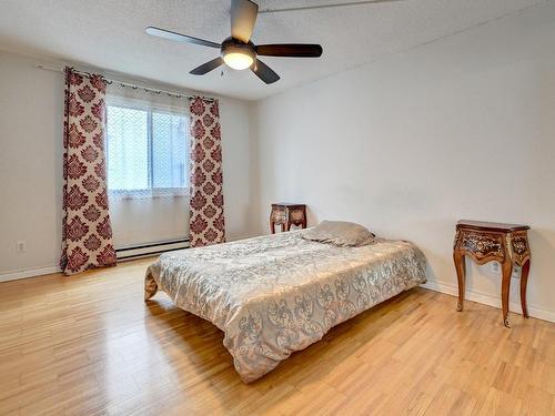 Master bedroom - 202-1575 Rue Louis-Carrier, Montréal (Ahuntsic-Cartierville), QC - Indoor Photo Showing Bedroom