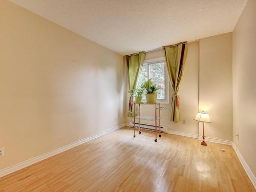 Bedroom - 202-1575 Rue Louis-Carrier, Montréal (Ahuntsic-Cartierville), QC - Indoor Photo Showing Other Room