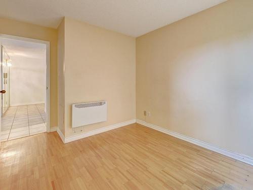 Bedroom - 202-1575 Rue Louis-Carrier, Montréal (Ahuntsic-Cartierville), QC - Indoor Photo Showing Other Room