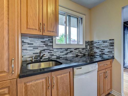 Kitchen - 202-1575 Rue Louis-Carrier, Montréal (Ahuntsic-Cartierville), QC - Indoor Photo Showing Kitchen