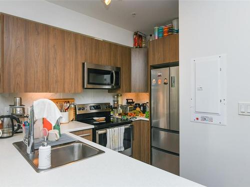 Ph1-3070 Kilpatrick Ave, Courtenay, BC - Indoor Photo Showing Kitchen