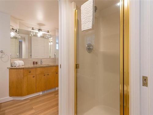 726-1600 Stroulger Rd, Nanoose Bay, BC - Indoor Photo Showing Bathroom