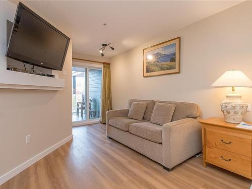 726-1600 Stroulger Rd, Nanoose Bay, BC - Indoor Photo Showing Living Room