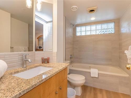 726-1600 Stroulger Rd, Nanoose Bay, BC - Indoor Photo Showing Bathroom