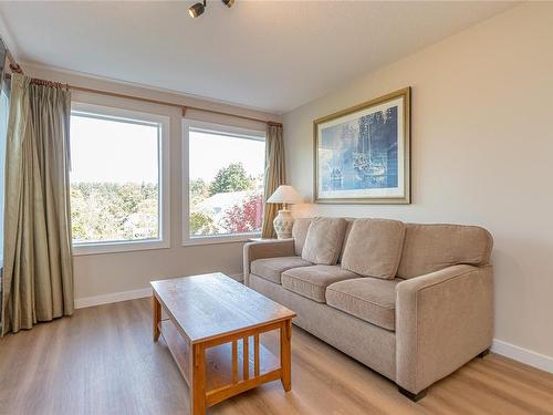 726-1600 Stroulger Rd, Nanoose Bay, BC - Indoor Photo Showing Living Room