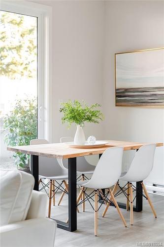 305-810 Orono Ave, Langford, BC - Indoor Photo Showing Dining Room