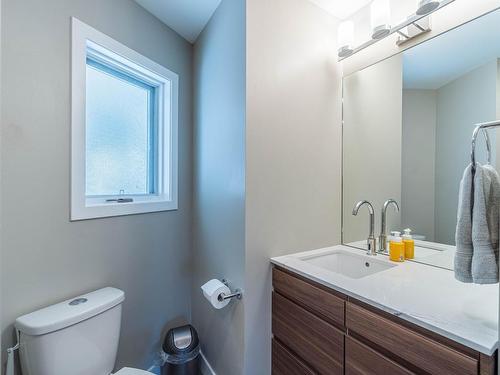 2109 Garymede Drive, Kamloops, BC - Indoor Photo Showing Bathroom