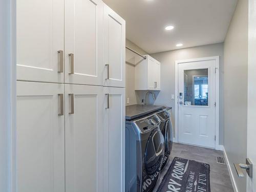 2109 Garymede Drive, Kamloops, BC - Indoor Photo Showing Laundry Room