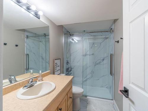 2109 Garymede Drive, Kamloops, BC - Indoor Photo Showing Bathroom