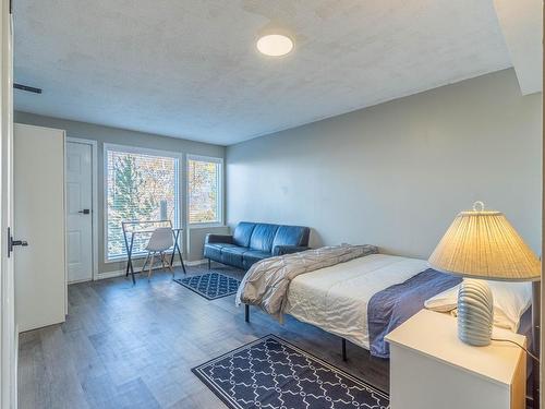 2109 Garymede Drive, Kamloops, BC - Indoor Photo Showing Bedroom