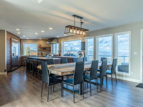 2109 Garymede Drive, Kamloops, BC - Indoor Photo Showing Dining Room