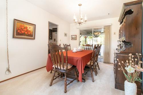 11 Caro Road, Kelowna, BC - Indoor Photo Showing Dining Room