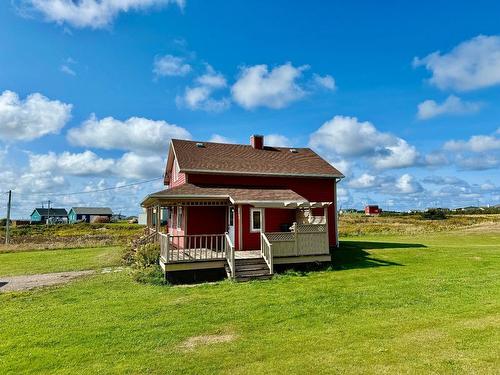 Exterior - 1832 Ch. De L'Étang-Du-Nord, Les Îles-De-La-Madeleine, QC - Outdoor With Deck Patio Veranda