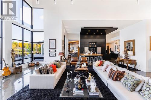 1221 Keast Drive, Sudbury, ON - Indoor Photo Showing Living Room