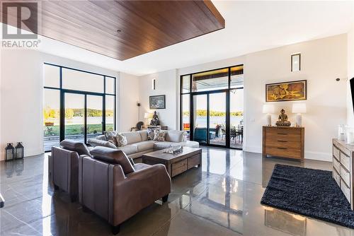 1221 Keast Drive, Sudbury, ON - Indoor Photo Showing Living Room