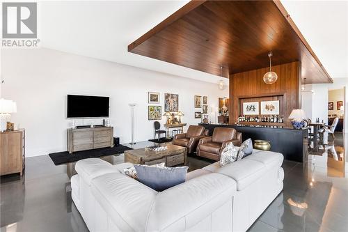 1221 Keast Drive, Sudbury, ON - Indoor Photo Showing Living Room