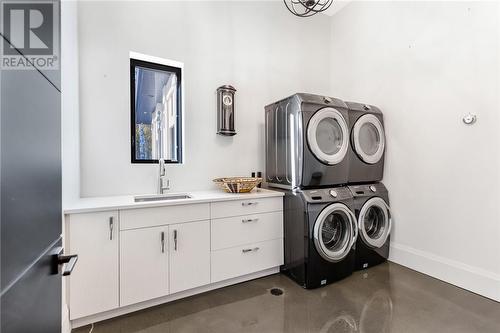 1221 Keast Drive, Sudbury, ON - Indoor Photo Showing Laundry Room