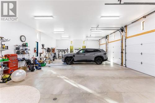 1221 Keast Drive, Sudbury, ON - Indoor Photo Showing Garage