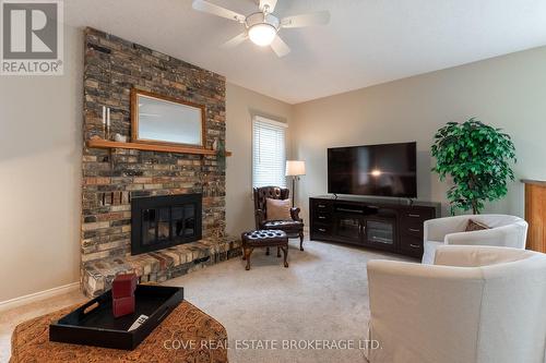 91 Chalfont Road, London, ON - Indoor Photo Showing Living Room With Fireplace