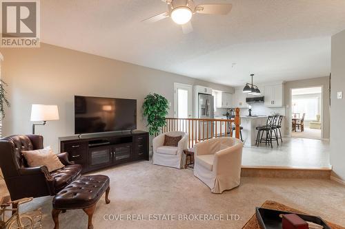 91 Chalfont Road, London, ON - Indoor Photo Showing Living Room