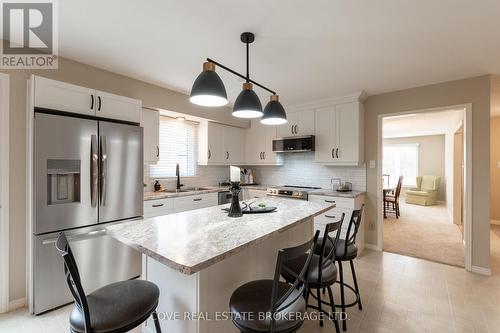 91 Chalfont Road, London, ON - Indoor Photo Showing Kitchen With Stainless Steel Kitchen With Double Sink With Upgraded Kitchen