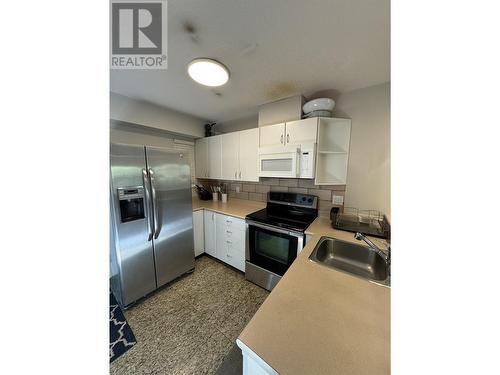 3093 5238 Rochester Avenue, Coquitlam, BC - Indoor Photo Showing Kitchen