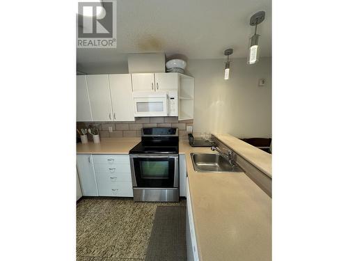 3093 5238 Rochester Avenue, Coquitlam, BC - Indoor Photo Showing Kitchen