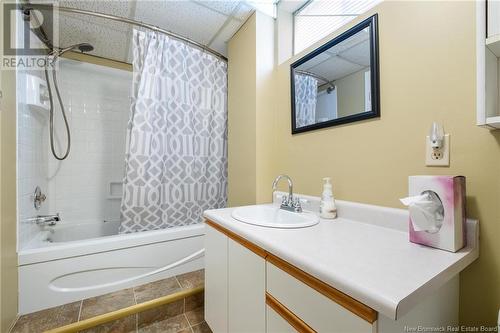 293 Gaspe Street, Dieppe, NB - Indoor Photo Showing Bathroom