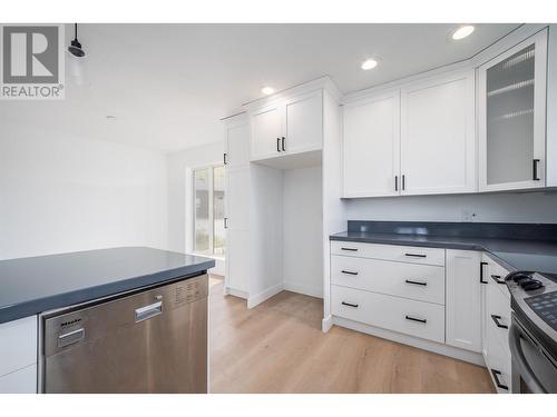 4777 Rockface Road, Kelowna, BC - Indoor Photo Showing Kitchen