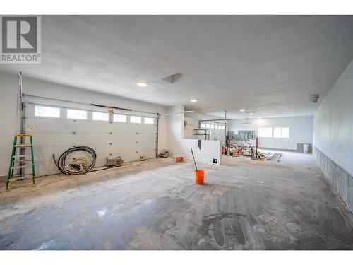 4777 Rockface Road, Kelowna, BC - Indoor Photo Showing Garage