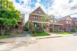 22 LOTTRIDGE Street  Hamilton, ON L8L 6T5