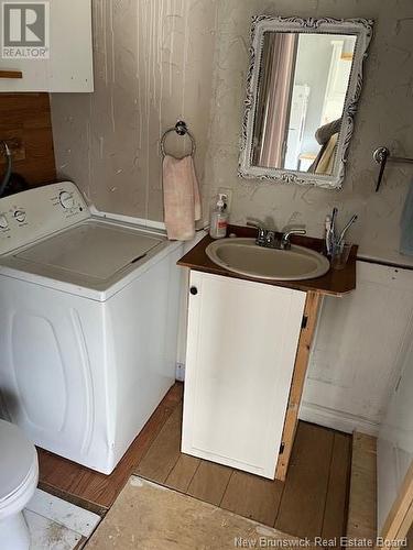 501 Queen Street, Dalhousie, NB - Indoor Photo Showing Laundry Room