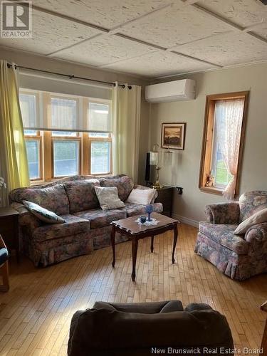 501 Queen Street, Dalhousie, NB - Indoor Photo Showing Living Room