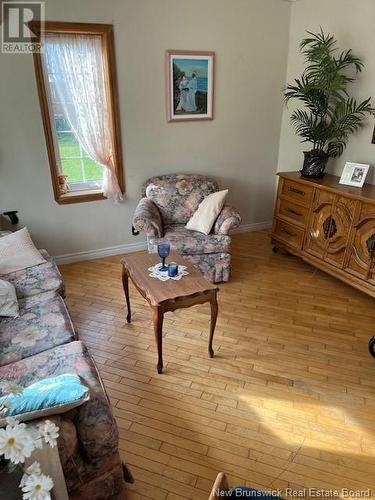 501 Queen Street, Dalhousie, NB - Indoor Photo Showing Living Room