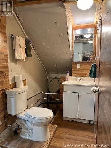 501 Queen Street, Dalhousie, NB - Indoor Photo Showing Bathroom