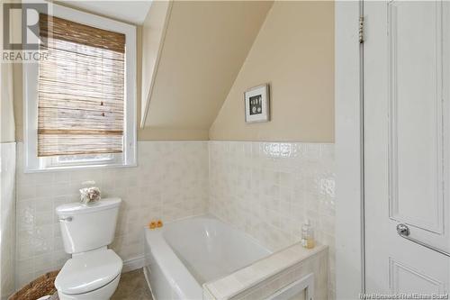 445 George Street, Fredericton, NB - Indoor Photo Showing Bathroom